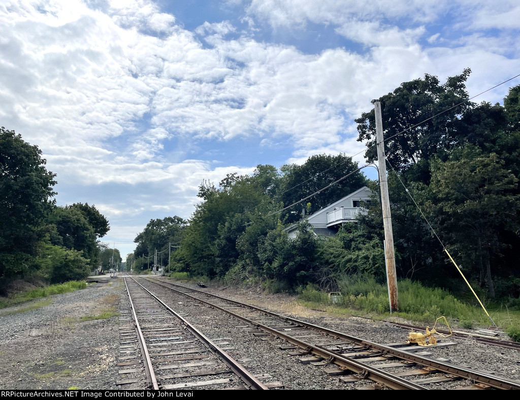  Looking west along LIRRs Greenport Branch from 4th St Grade Crossing 